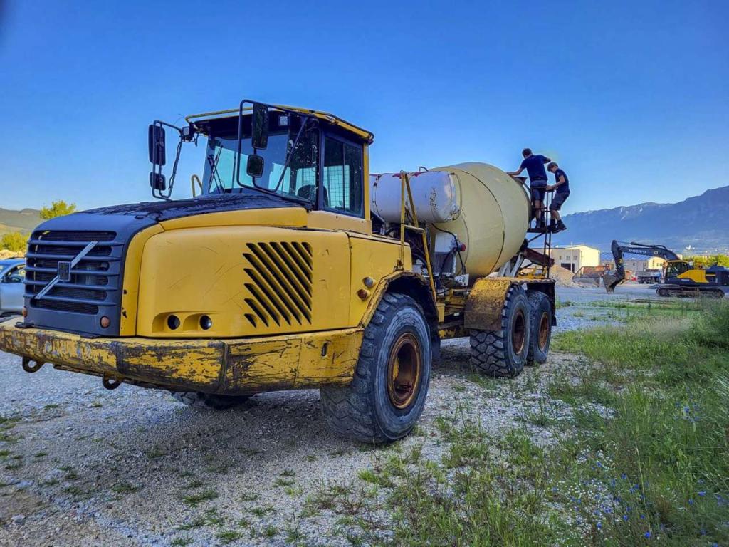 Volvo A25D Photo 2
