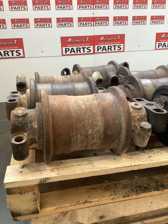 Track rollers for Fiat Hitachi EX 235 Photo 3