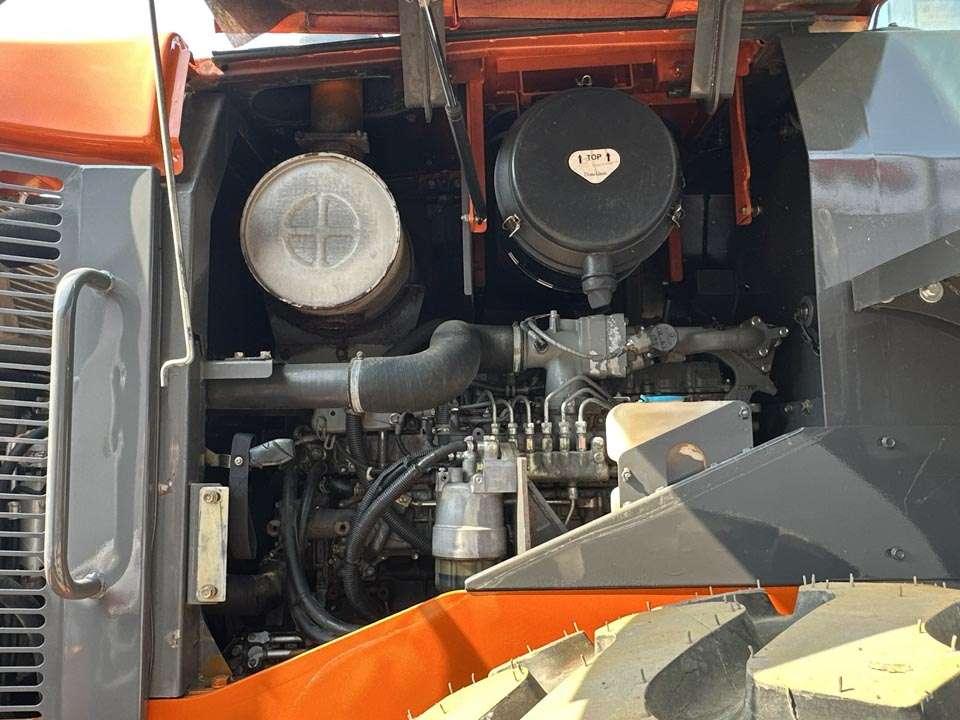Hitachi ZW220 Photo 13
