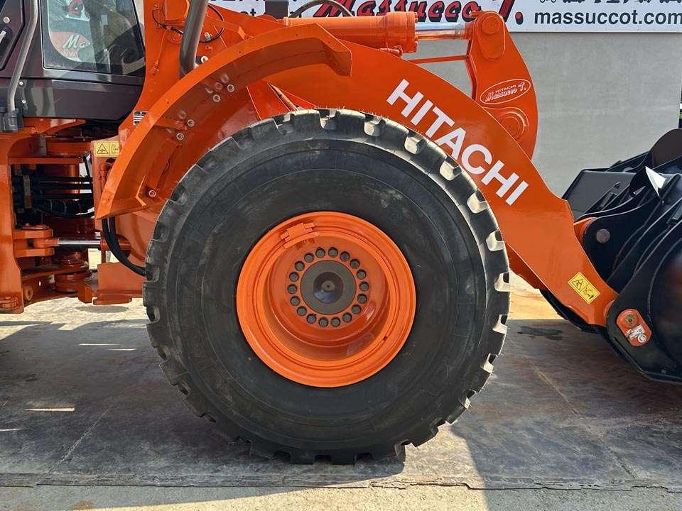 Hitachi ZW220 Photo 7