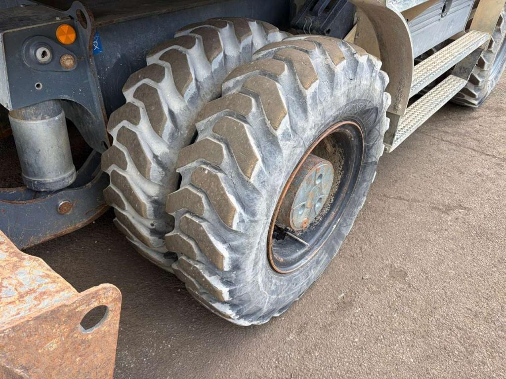 Liebherr A918 Photo 14