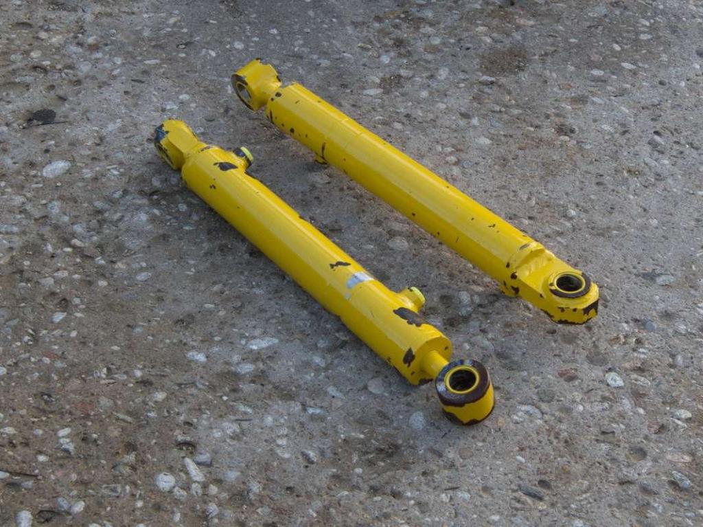 Komatsu Ricambi Vari Photo 1