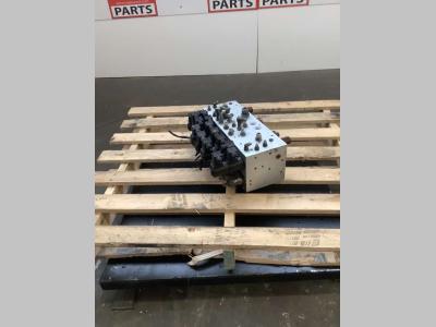 Hydraulic distributor for JLG LIFT 450 AJ sold by Massucco T. Srl Area Ricambi