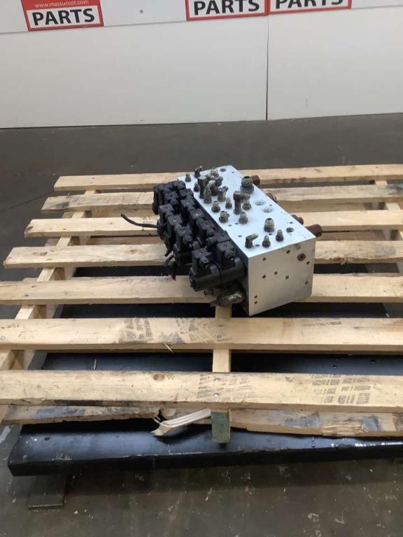 Hydraulic distributor for JLG LIFT 450 AJ Photo 1