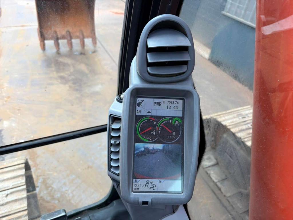 Hitachi ZX210LC-6 Photo 22