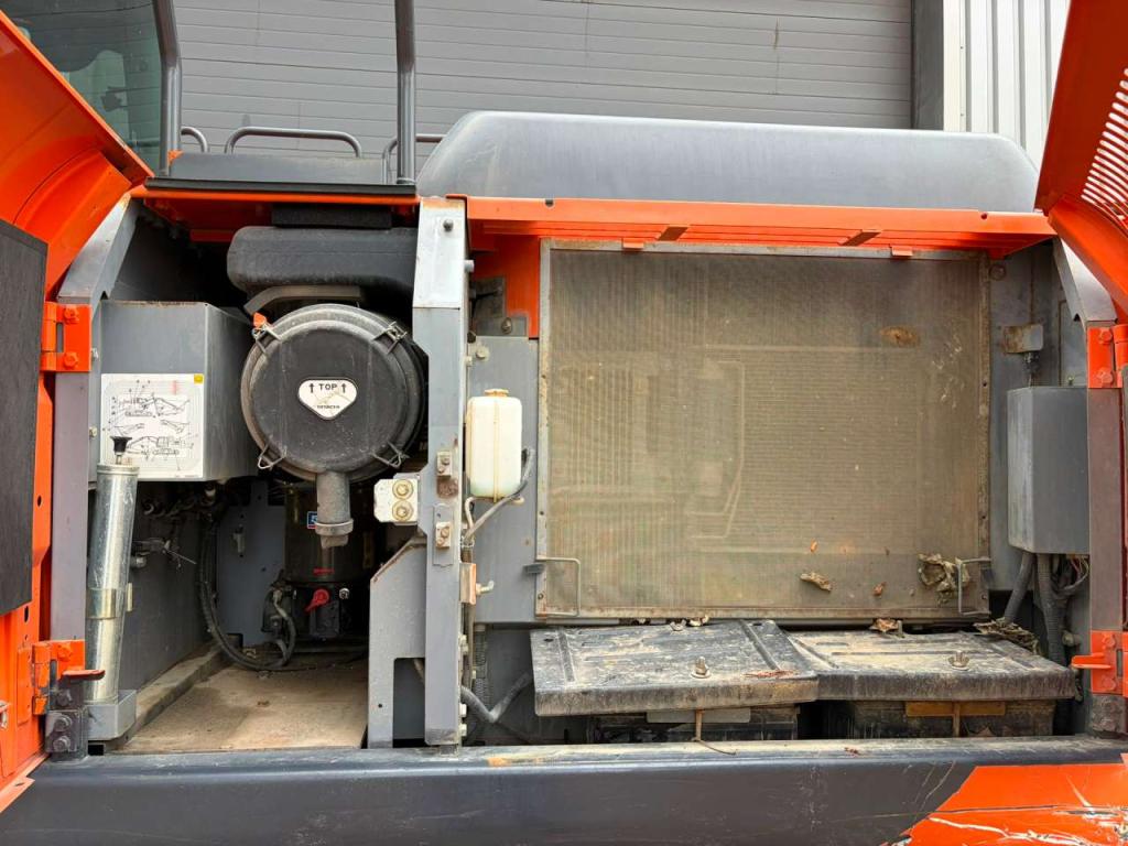 Hitachi ZX210LC-6 Photo 28