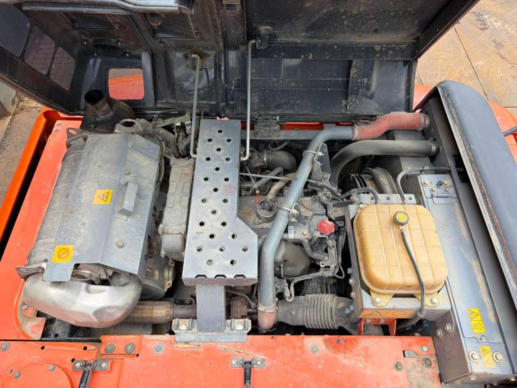Hitachi ZX210LC-6 Photo 29