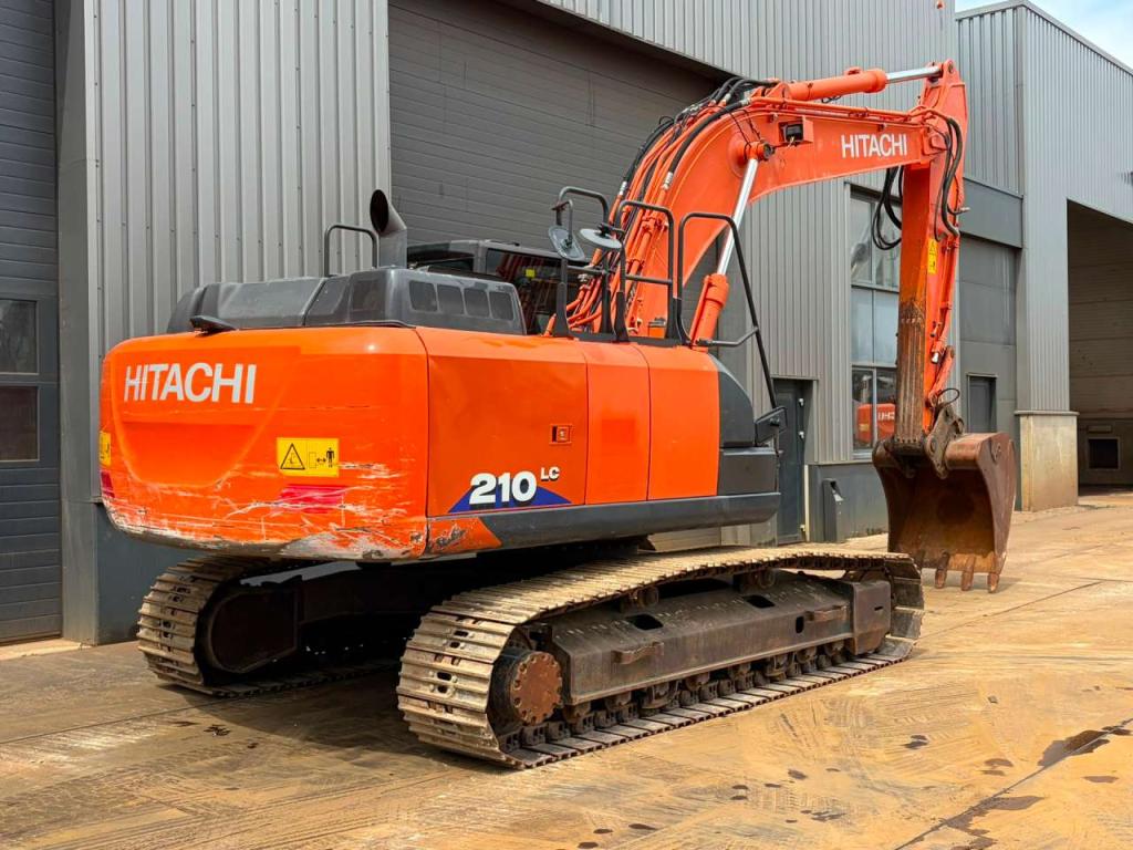 Hitachi ZX210LC-6 Photo 5