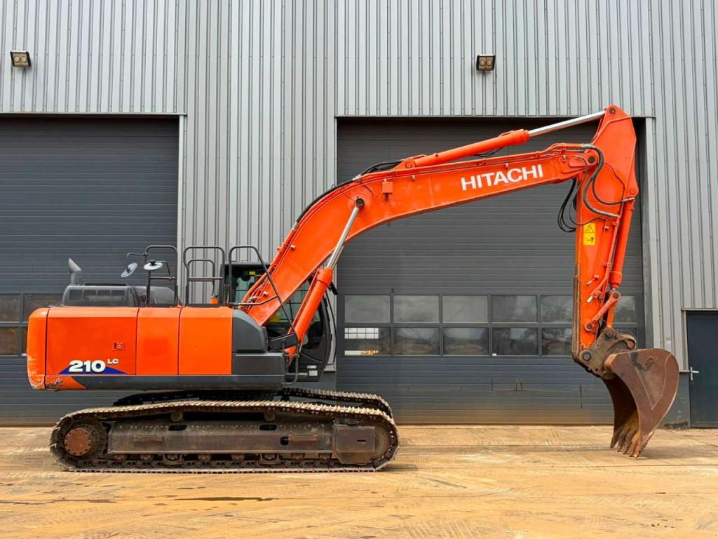 Hitachi ZX210LC-6 Photo 6