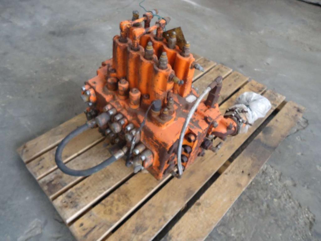 Hydraulic distributor for Fiat Hitachi FH300 - FH330 Photo 1