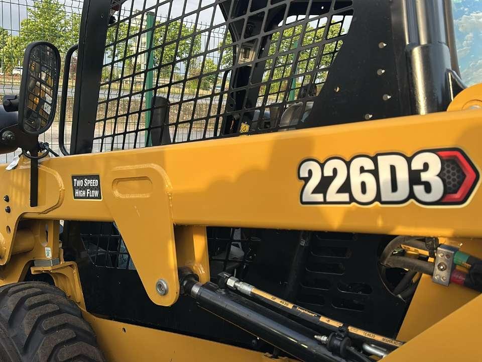 Caterpillar 226D3 Smart Photo 2