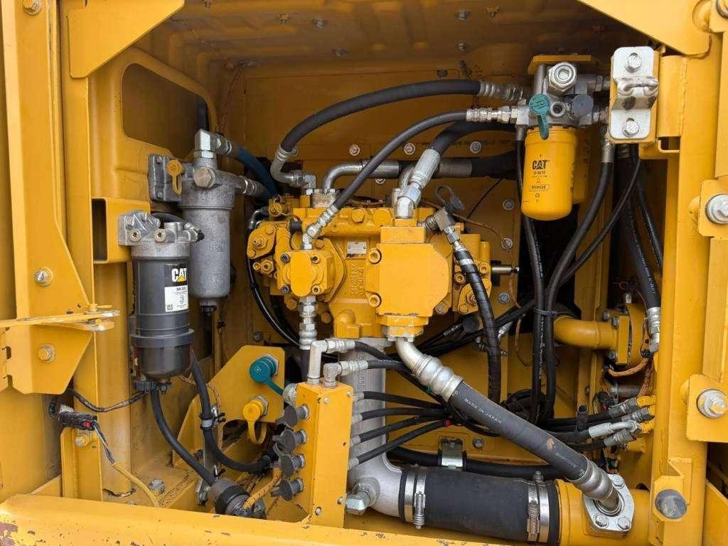 Caterpillar 320E L Photo 10