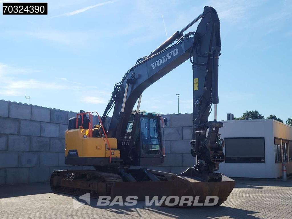 Volvo ECR235 E L Tiltrotator - Blade Photo 6