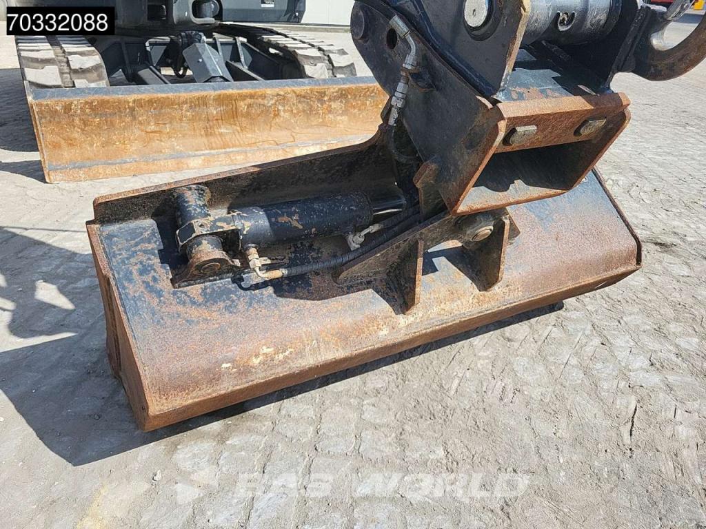 Bobcat E88 A/C - Like New! Photo 13