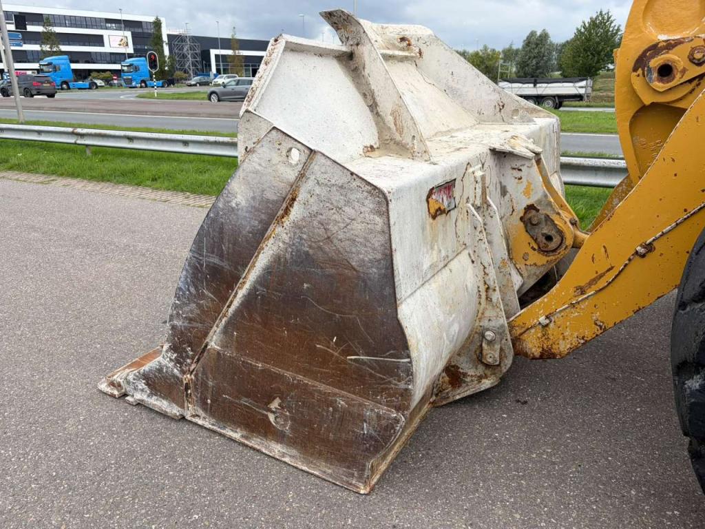 Caterpillar 966K Photo 10