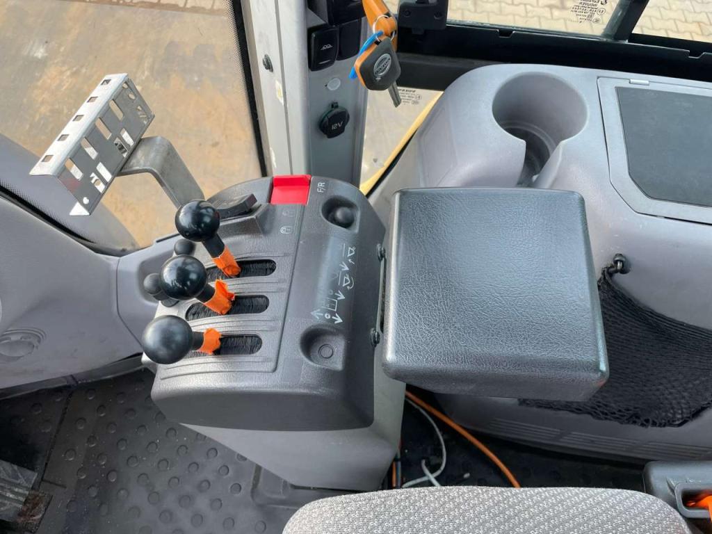 Volvo L90H Photo 24