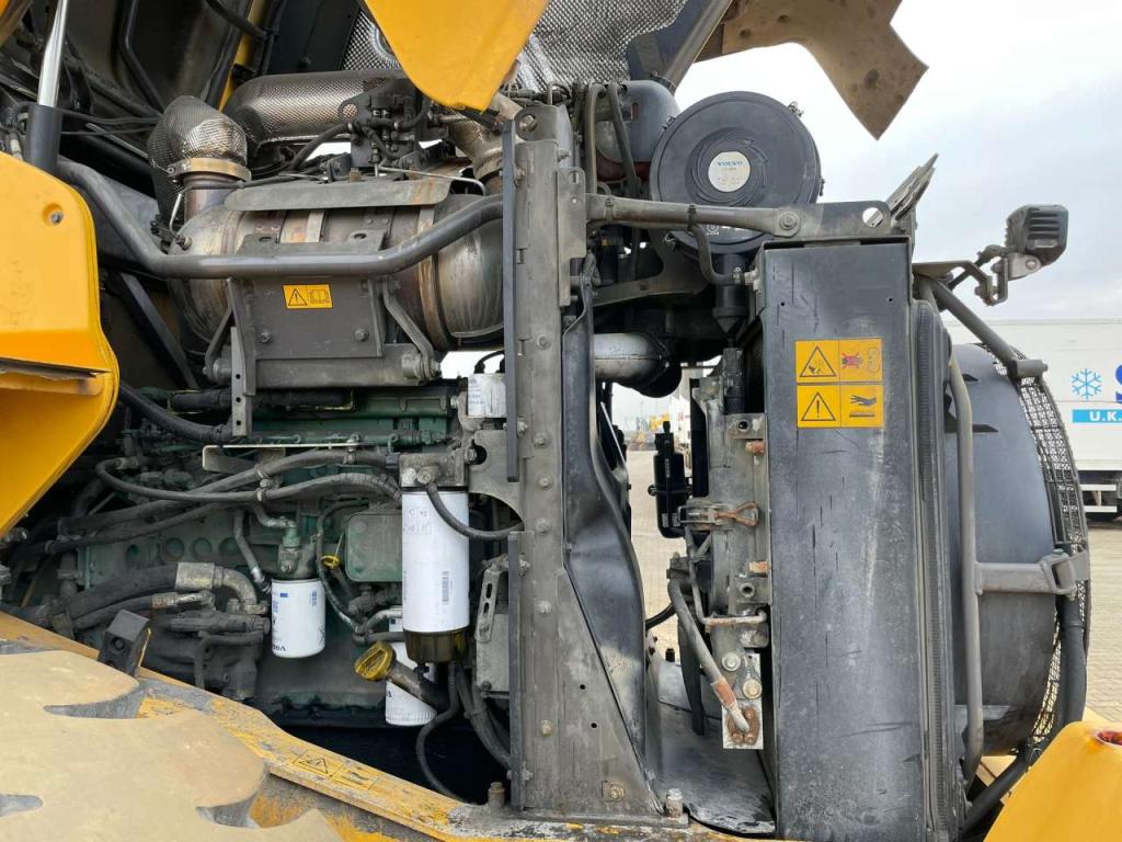 Volvo L90H Photo 29