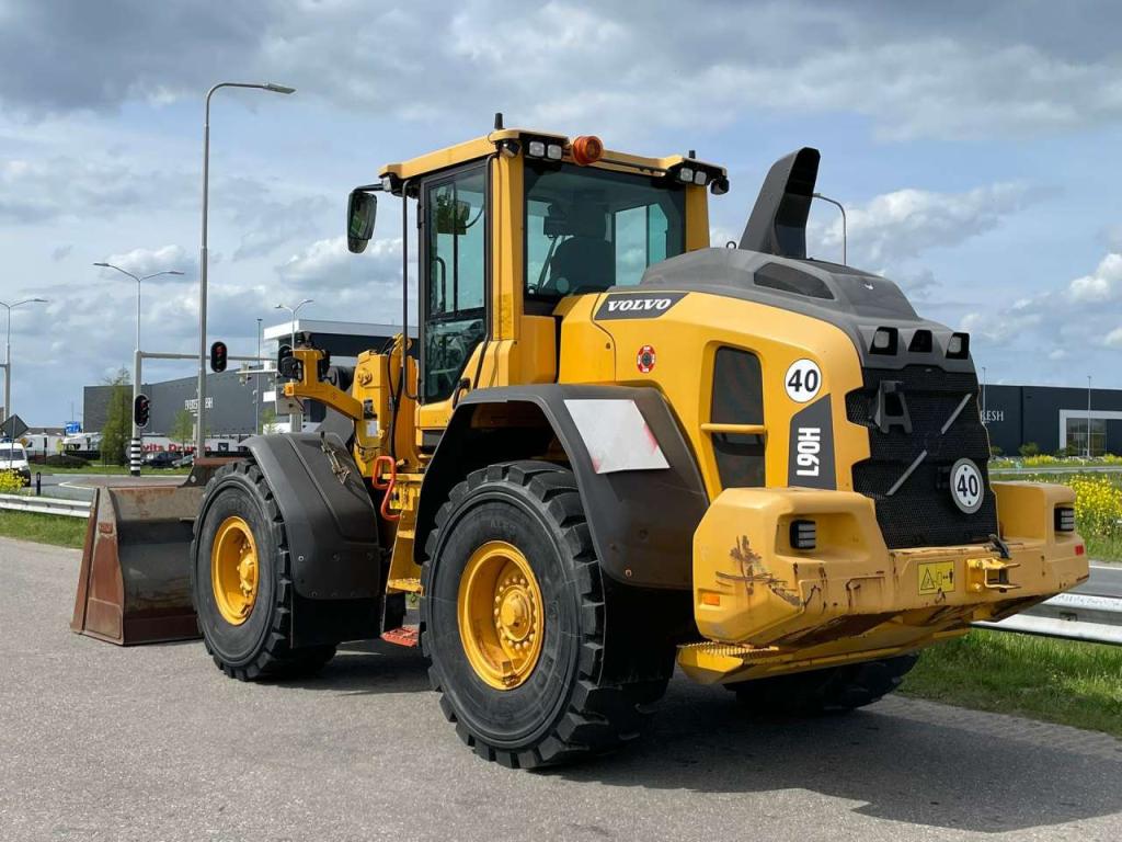 Volvo L90H Photo 3