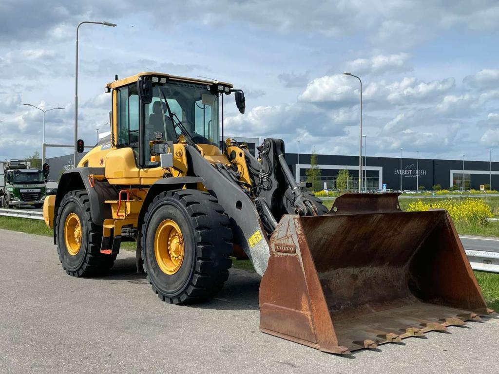 Volvo L90H Photo 5
