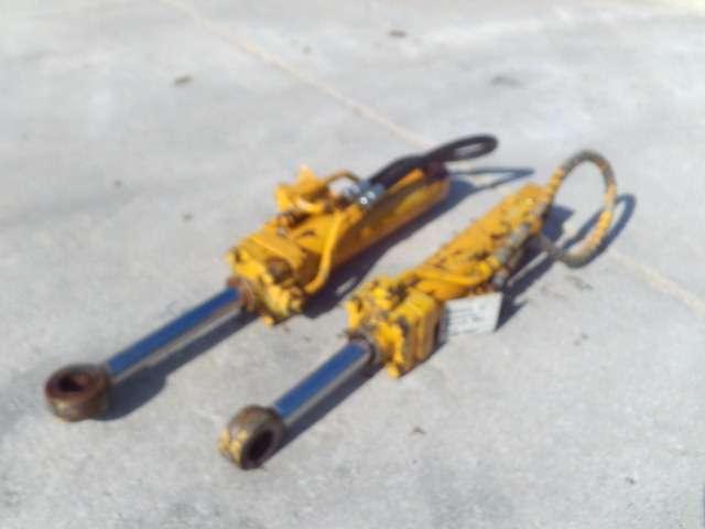 Bucket return cylinder for Caterpillar 920 Photo 1
