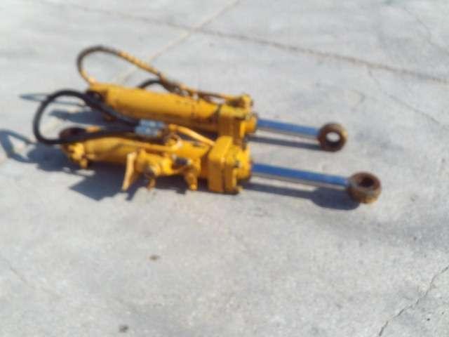 Bucket return cylinder for Caterpillar 920 Photo 4