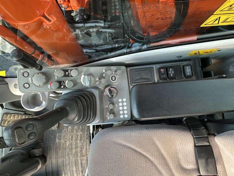 Hitachi ZX190W-6 Photo 17