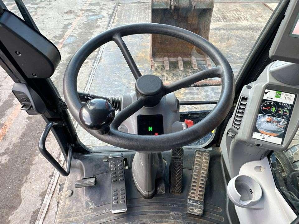 Hitachi ZX190W-6 Photo 19
