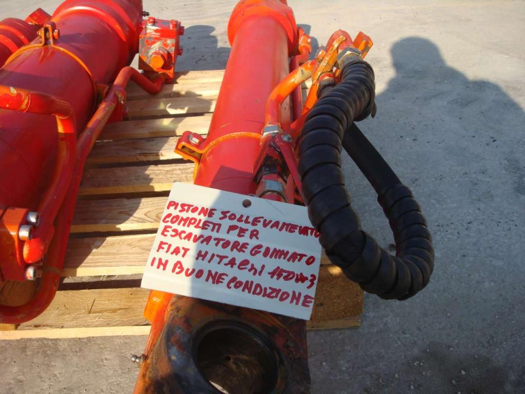 Lifting piston for Fiat Hitachi 150W3 Photo 4