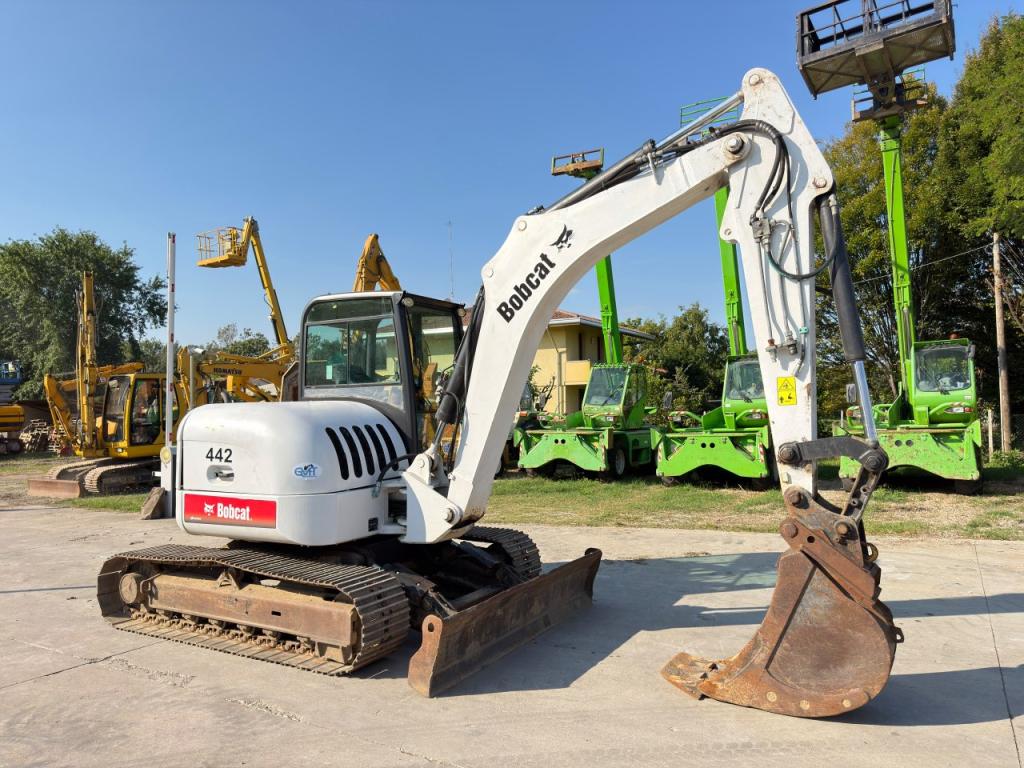 Bobcat 442 Photo 2