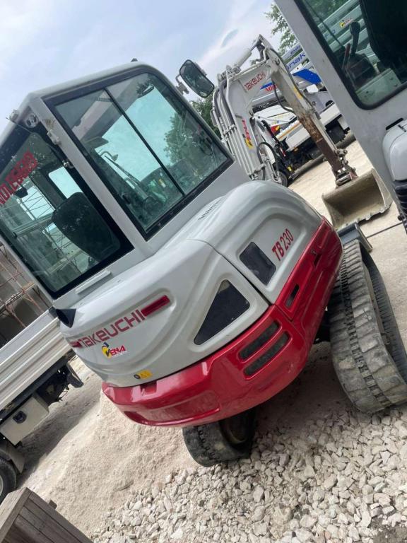 Takeuchi TB230 Photo 3