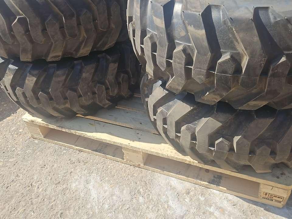 12 - 16.5 nhs Tire for 12 - 16.5 Photo 2
