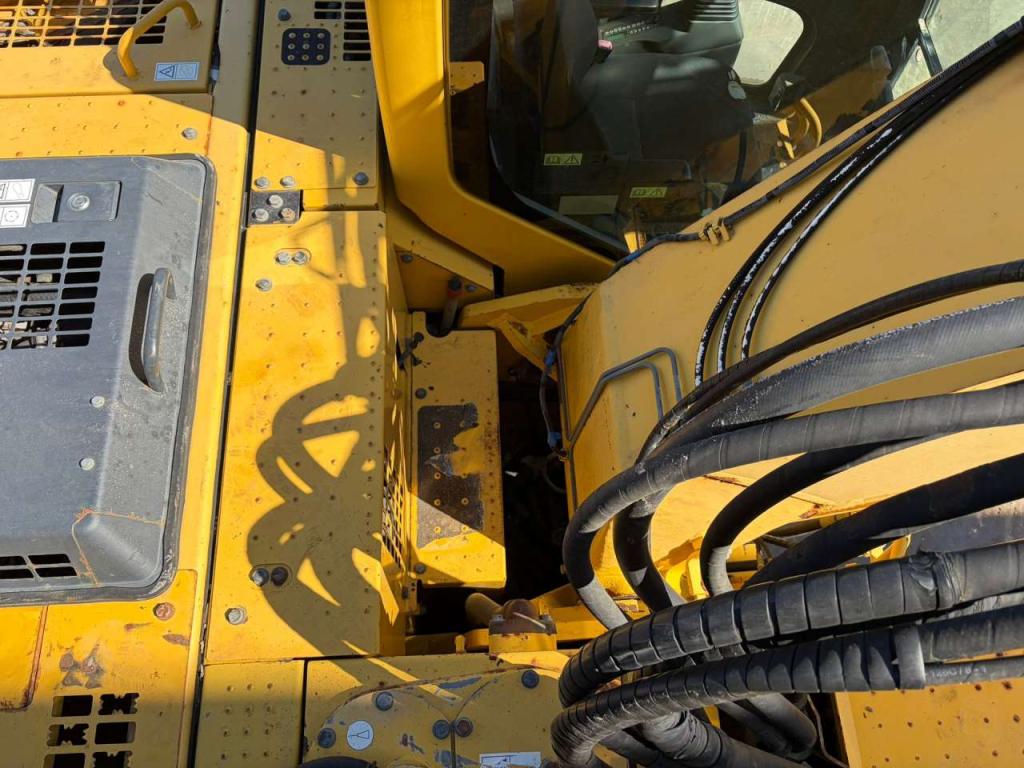 Komatsu PC228USLC-8 Photo 27