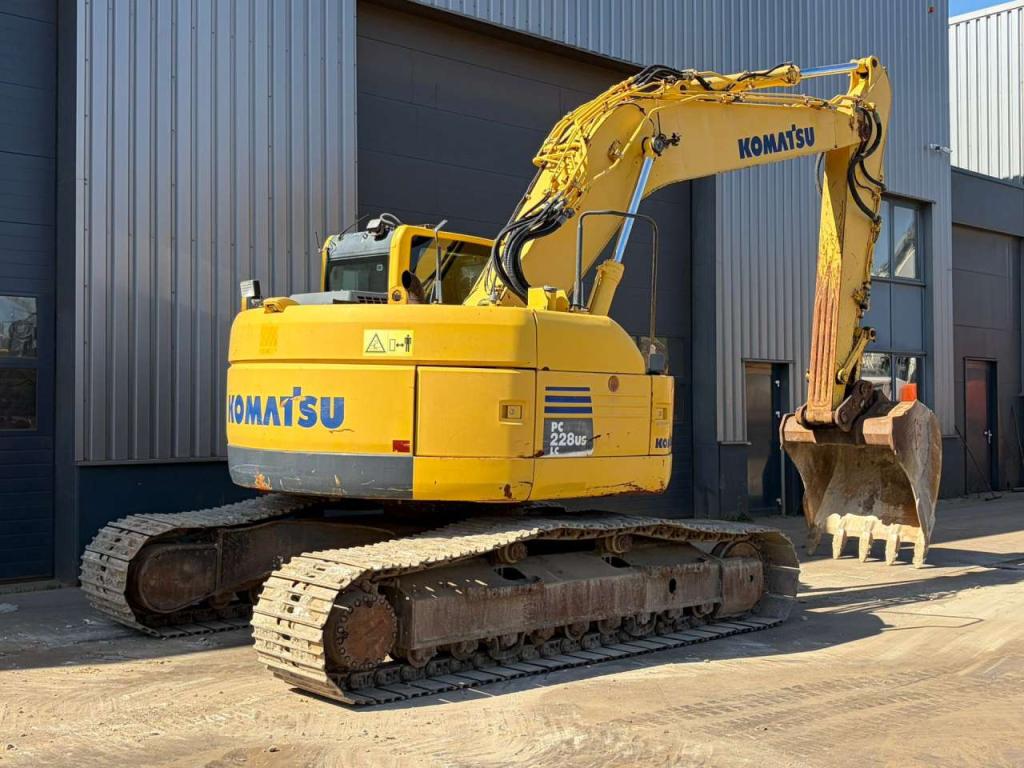 Komatsu PC228USLC-8 Photo 5