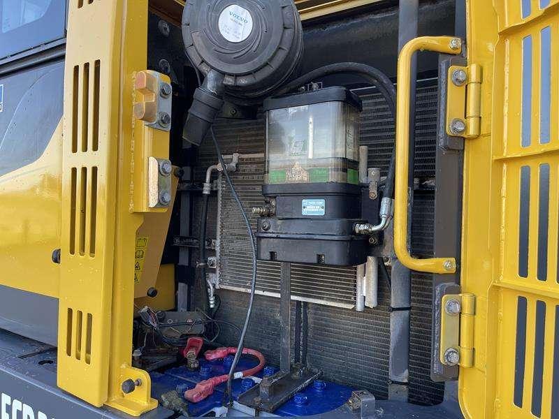 Volvo ECR 235 DL Photo 23
