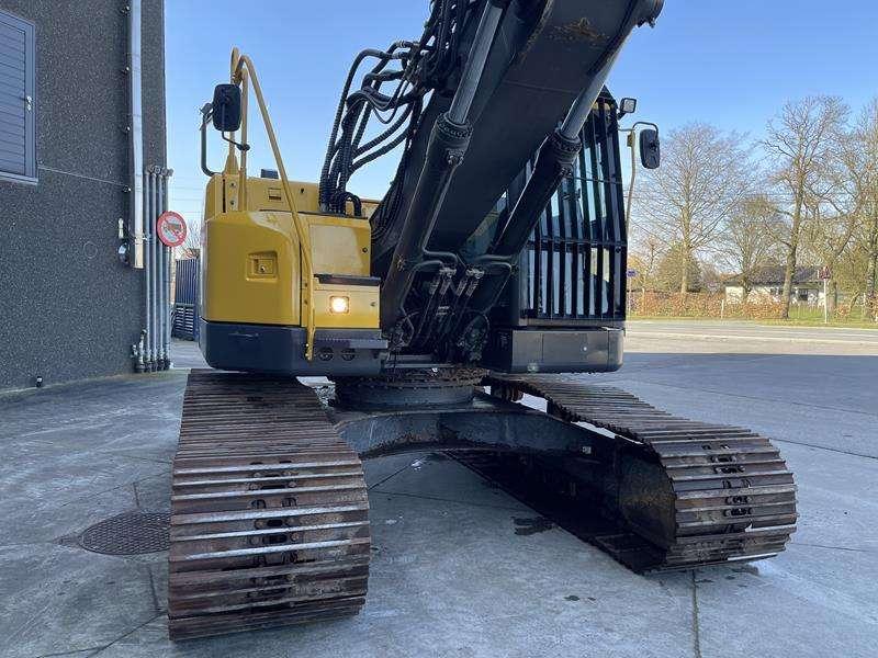Volvo ECR 235 DL Photo 8