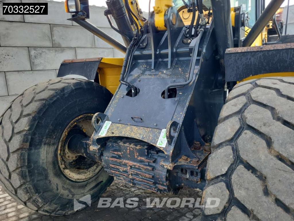Komatsu WA380-7 Photo 13