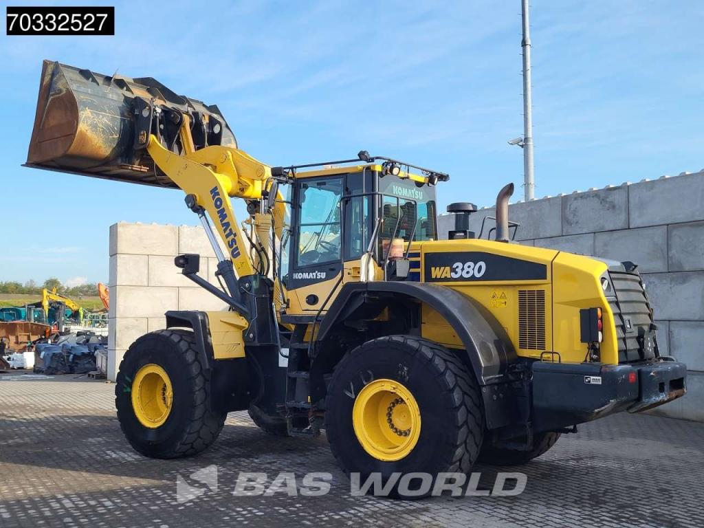 Komatsu WA380-7 Photo 5