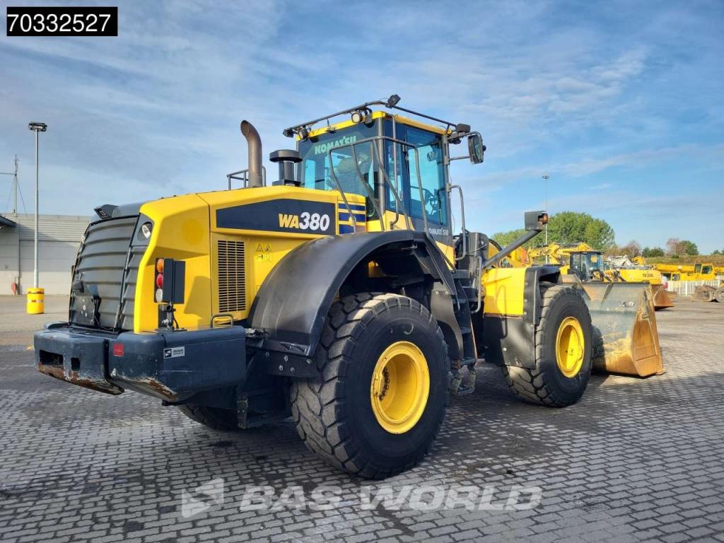 Komatsu WA380-7 Photo 8