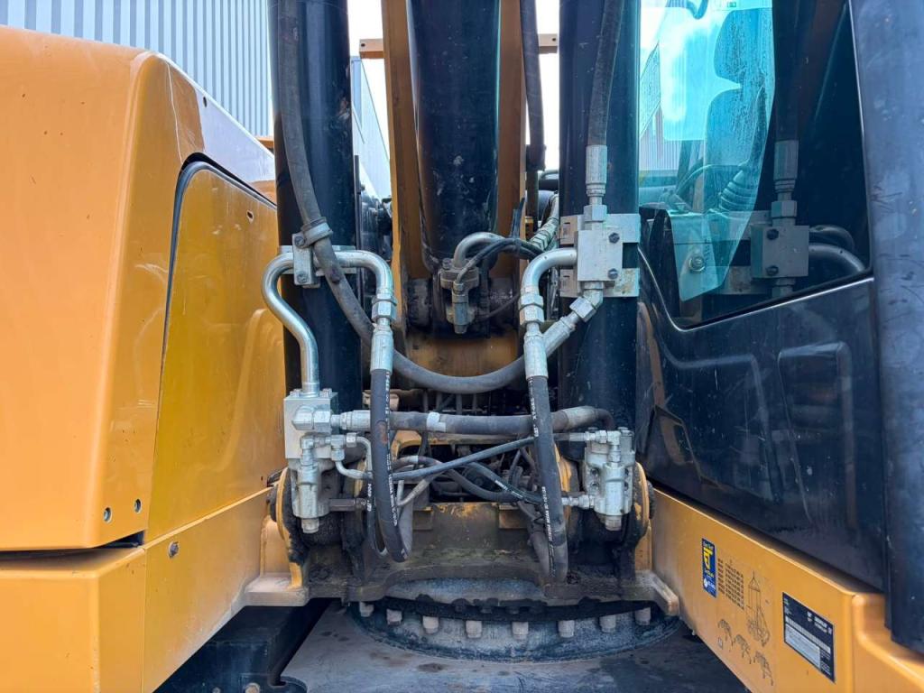 Caterpillar M318F Photo 10