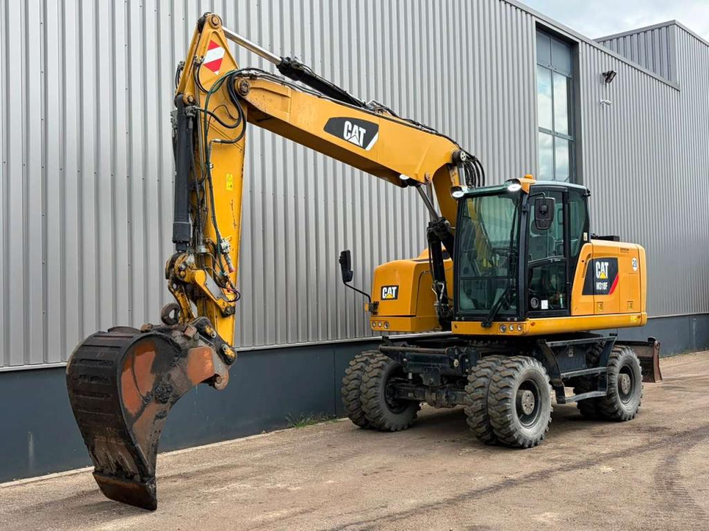 Caterpillar M318F Photo 2