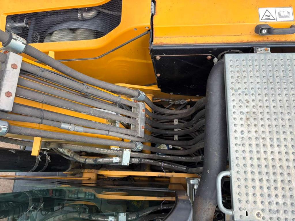 Caterpillar M318F Photo 30