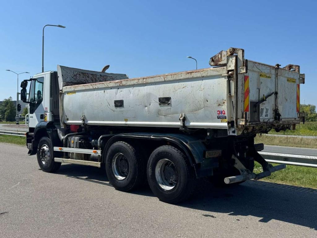 Iveco Trakker 410 6x4 Kipper Photo 4