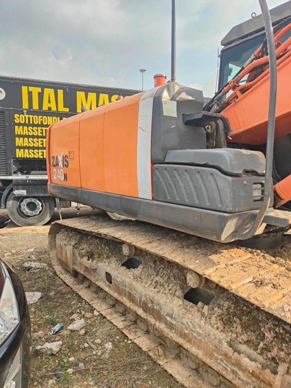 Hitachi ZX240 Photo 12