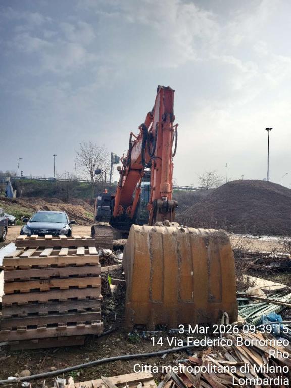 Hitachi ZX240 Photo 4