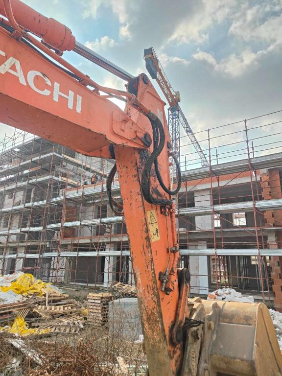 Hitachi ZX240 Photo 9