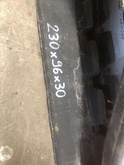 230x96x30 Rubber tracks Photo 2