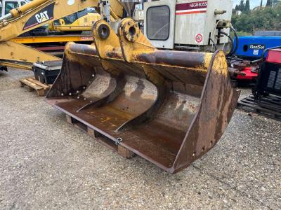 Caterpillar 325C sold by Omeco Spa