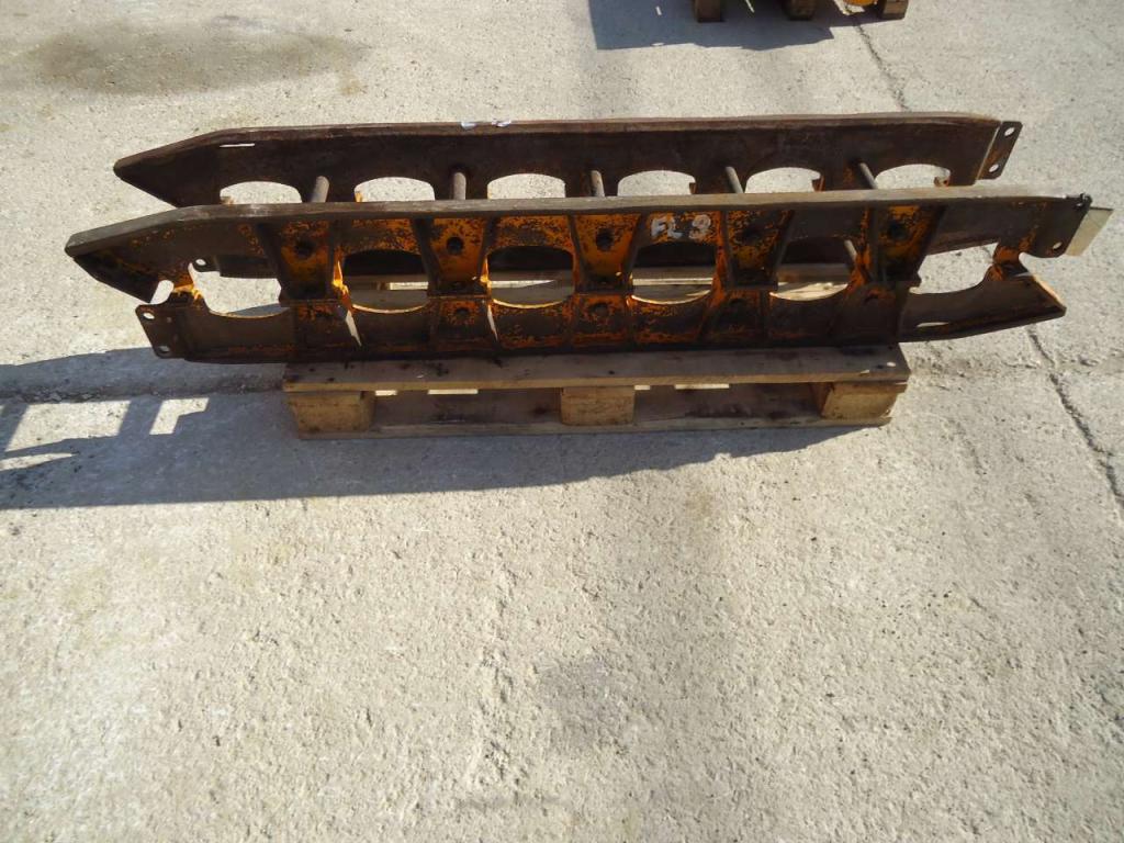 Track roller guard for Fiat Allis FL9 Photo 2
