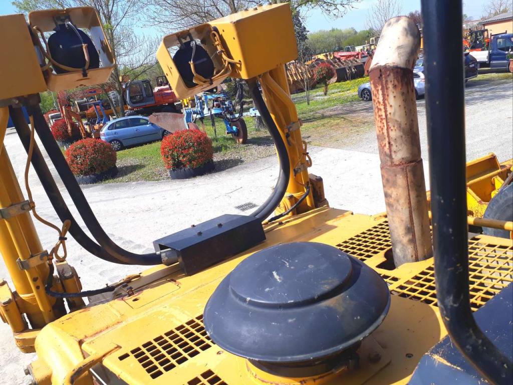 Caterpillar D6R II XL Photo 10