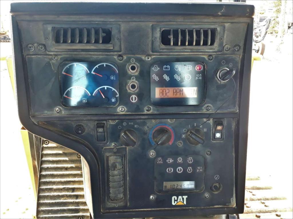 Caterpillar D6R II XL Photo 9